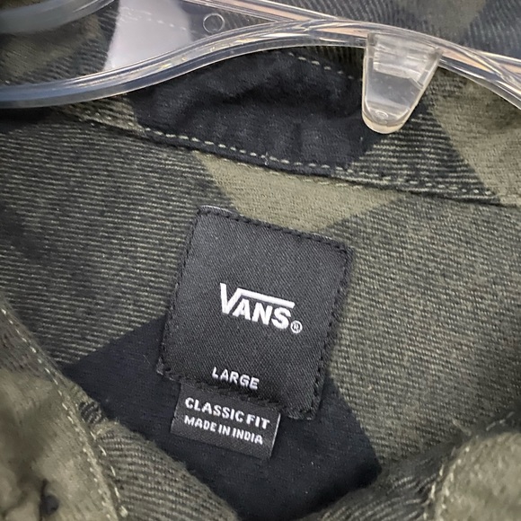 ButtonUp dress shirts - Picture 4 of 6